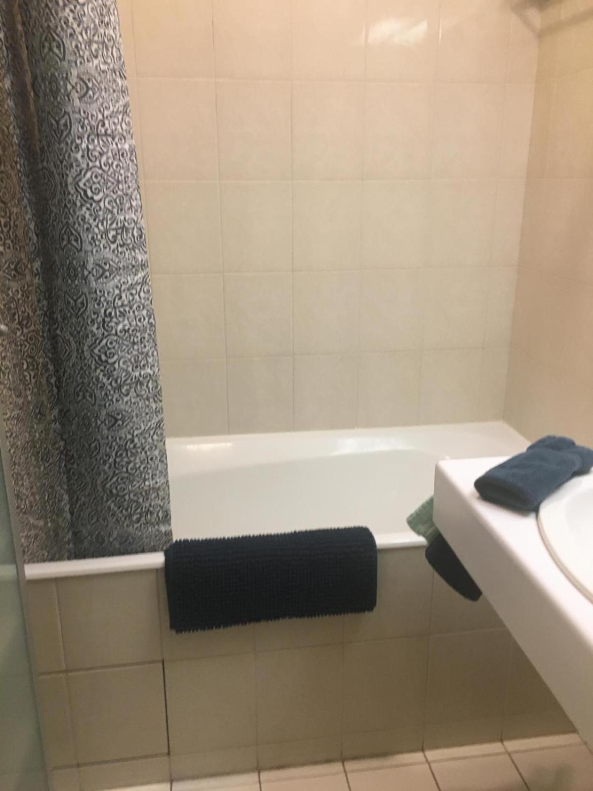 Double Room With Balcony Παρίσι Εξωτερικό φωτογραφία