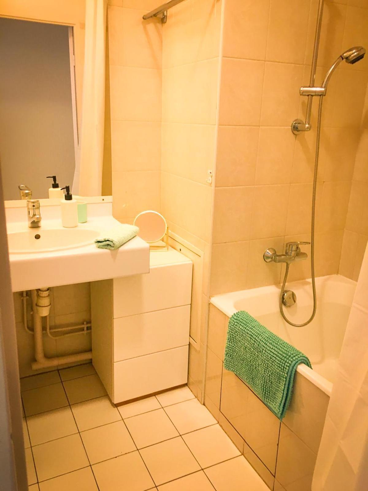 Double Room With Balcony Παρίσι Εξωτερικό φωτογραφία